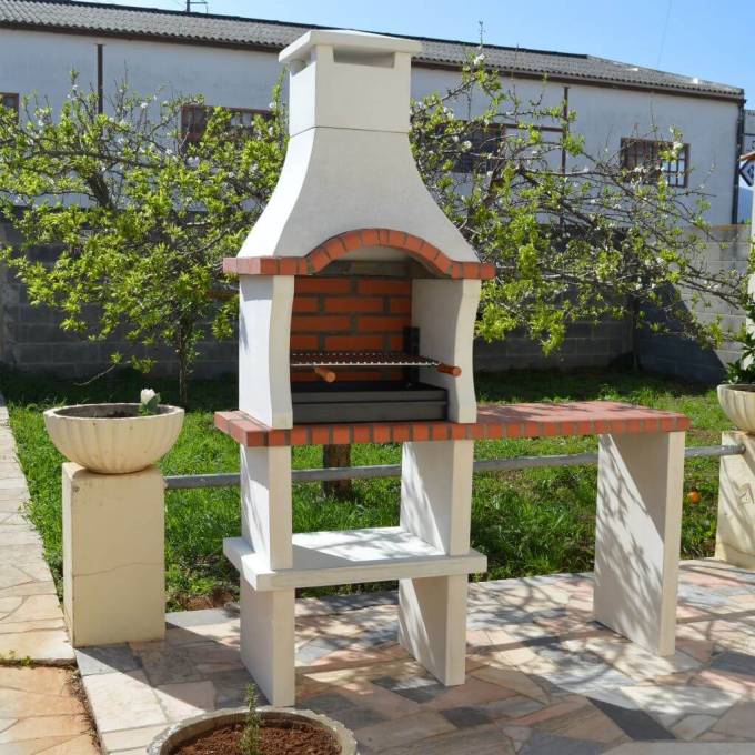 Somerset Charcoal Barbecue with Side Table